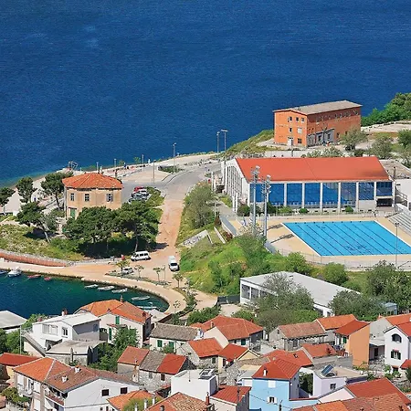 Appartement In With House Sea View